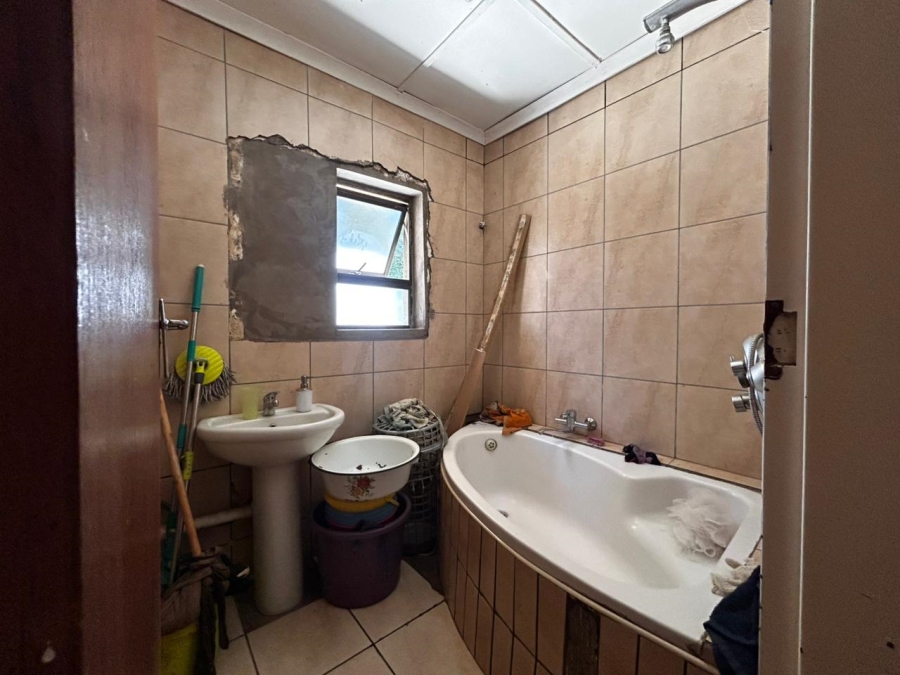 4 Bedroom Property for Sale in Uitsig Free State